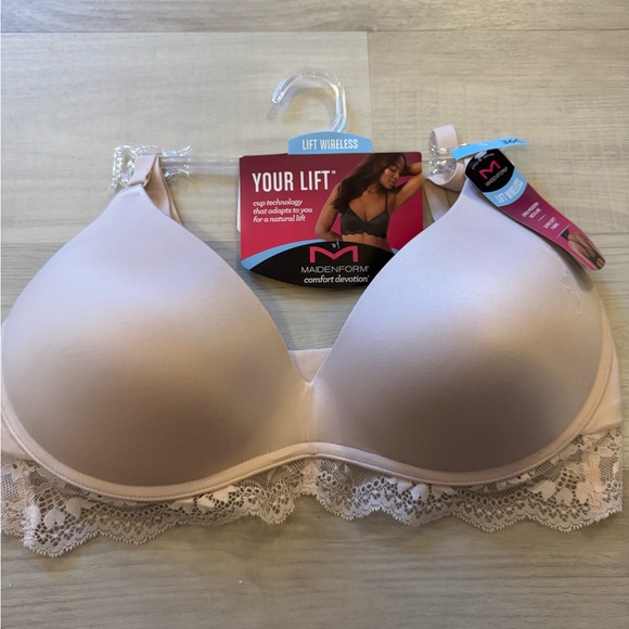 Maidenform Other - Maidenform Cream Wireless Bra